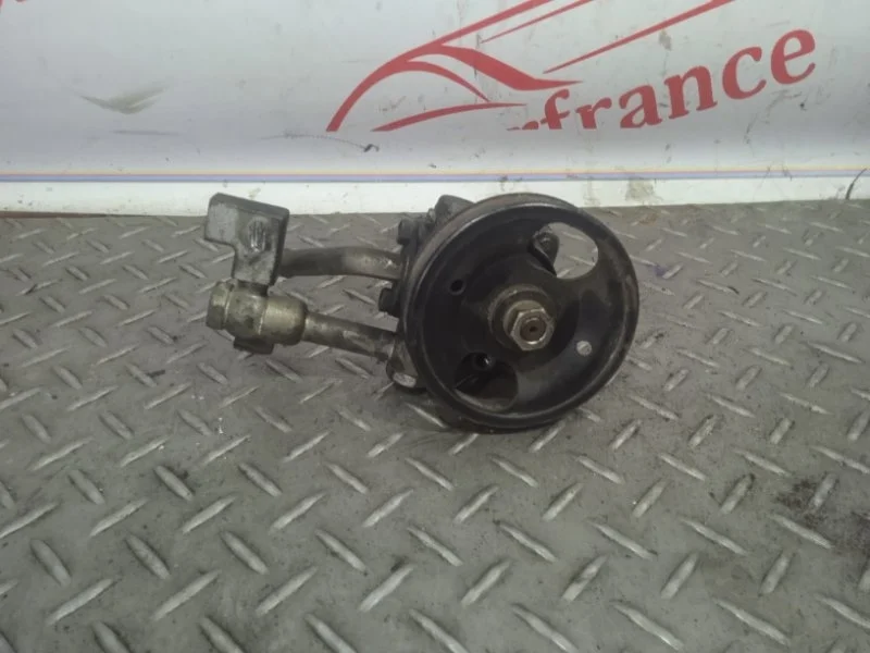 Насос гидроусилителя руля Nissan Navara D40  2.5 YD25