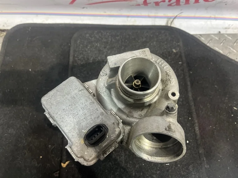 Турбина Mercedes-benz E-Class W212  OM651