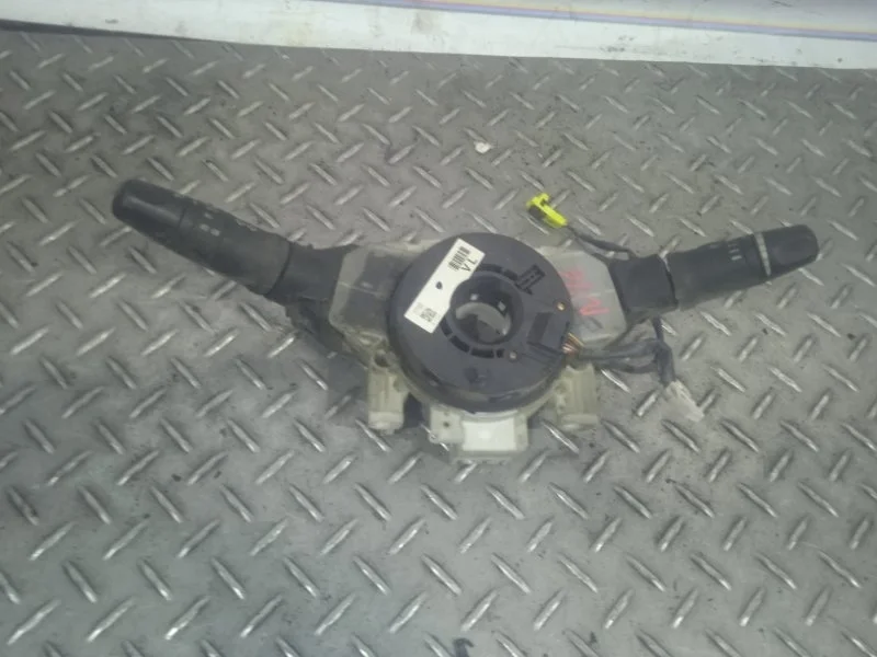 Блок подрулевых переключателей Nissan Primera P12