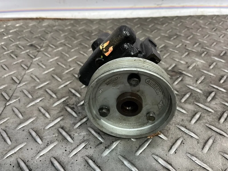 Насос гидроусилителя руля Renault Megane 1