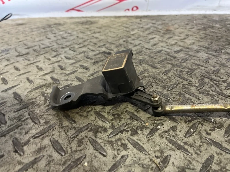 Датчик высоты дорожного просвета Mercedes-benz S-Class W221 2005-2009