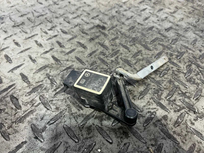 Датчик высоты дорожного просвета Mercedes-benz M-Class W163