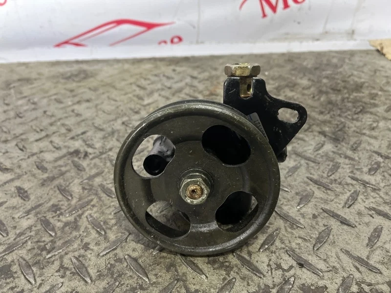 Насос гидроусилителя руля Nissan Almera N15  GA16