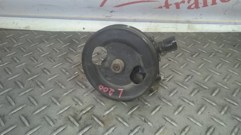 Насос гидроусилителя руля Mitsubishi L200 3  4D56 2.5