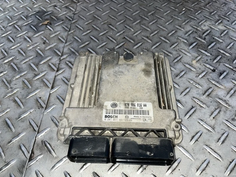 Блок управления двигателем Volkswagen Touareg 1 2002-2010 AYH