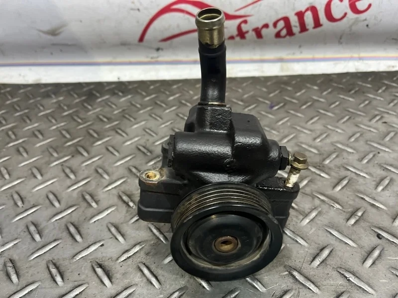 Насос гидроусилителя руля Ford Fiesta MK5  1.4-1.6