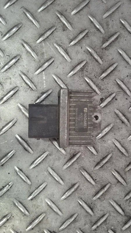 Реле свечей накала Renault Kangoo 1