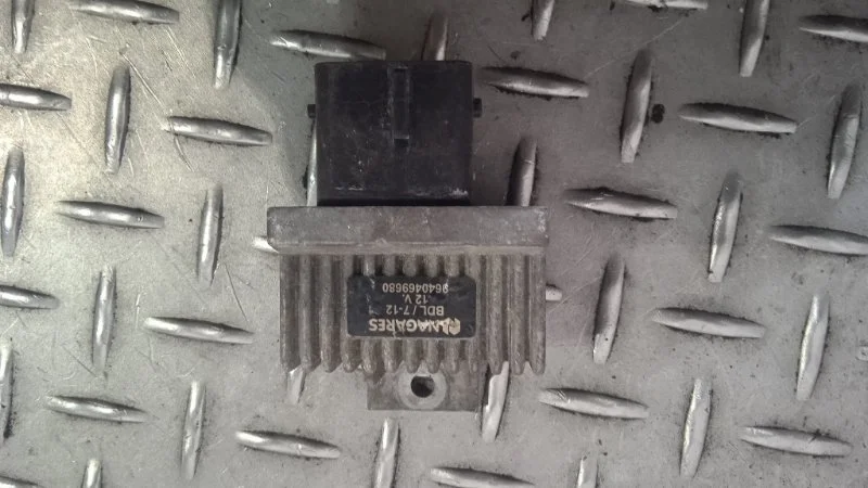 Реле свечей накала Renault Kangoo 1