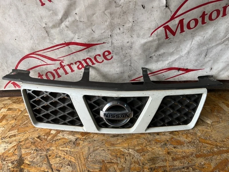 Решетка радиатора Nissan X-Trail T30 2001-2006