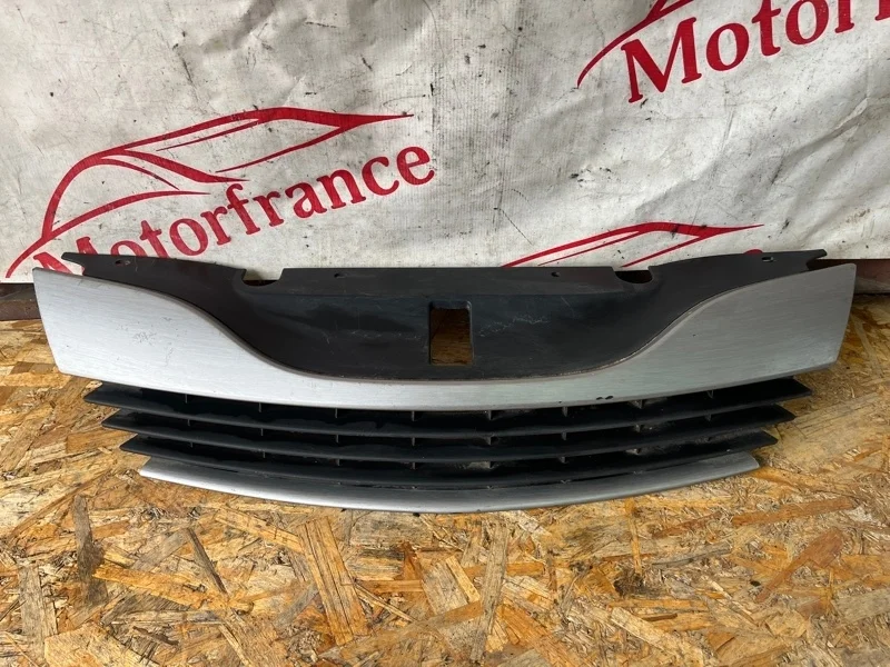 Решетка радиатора Renault Laguna  2001-2008