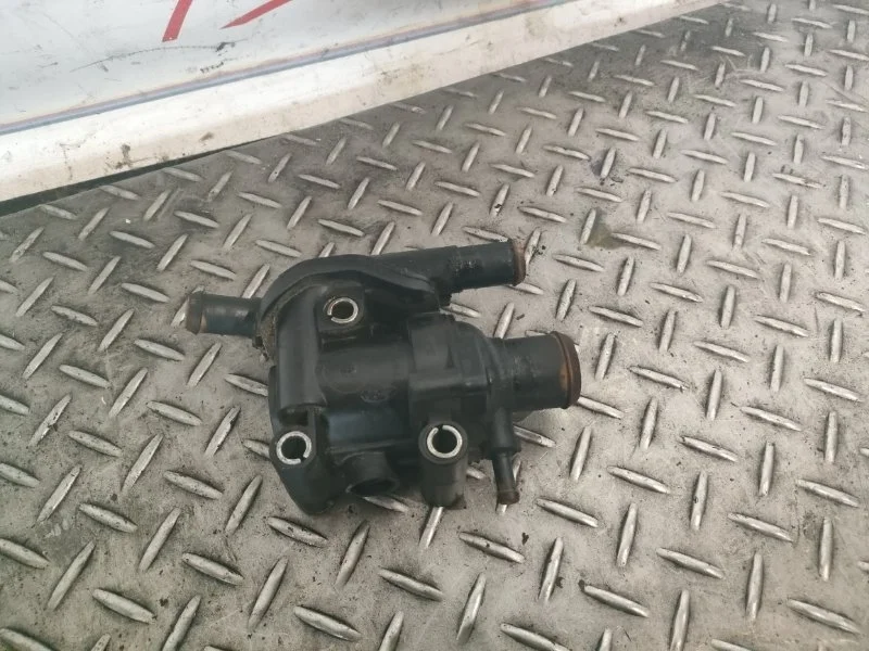 Корпус термостата Ford Focus 1 2003 2.0 EDDB