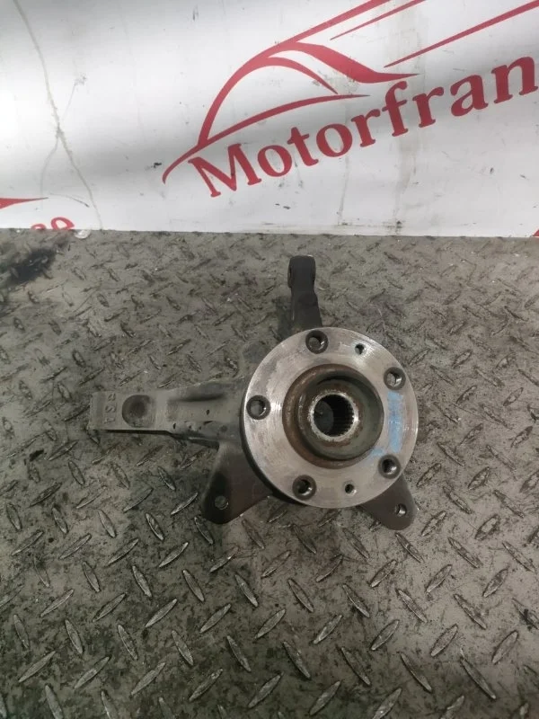 Кулак поворотный Renault Kangoo 2 2008 1.5 DCI K9K F L