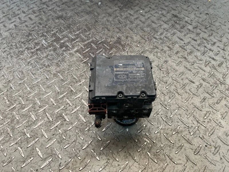 Блок ABS Hyundai Santa Fe SM 2004