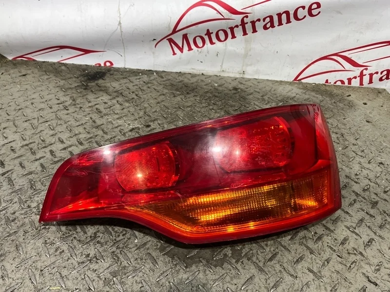 Фонарь задний Audi Q7 1    R