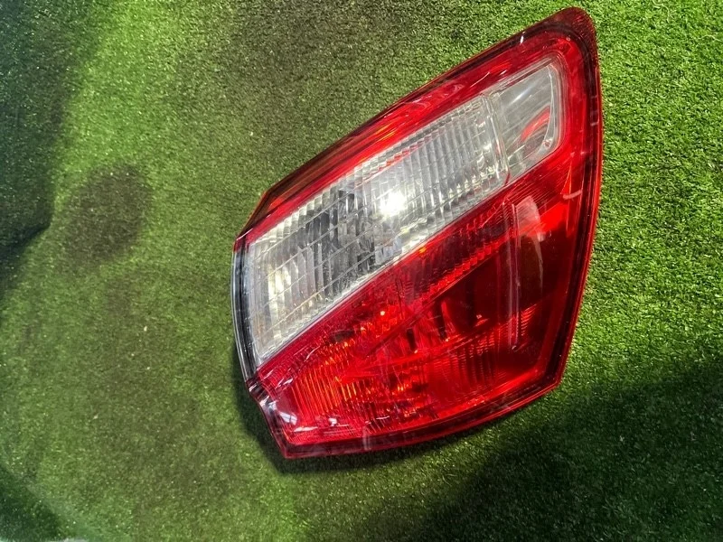 Фонарь задний Nissan Qashqai J10 2010   R