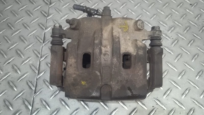 Суппорт тормозной Nissan X-Trail T30   F R