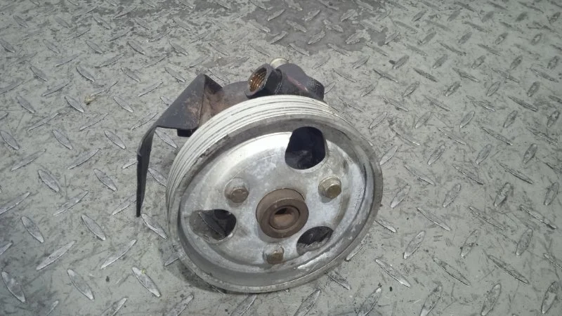 Насос гидроусилителя руля Renault Clio 2  K4M