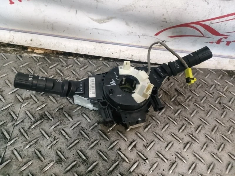 Подрулевой переключатель поворотников Nissan Qashqai j10 2011 1.6 dci R9M 405