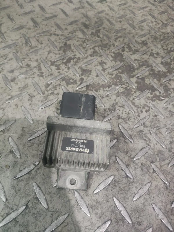 Реле свечей накала Renault Megane 2 2007 1.5 dci k9k