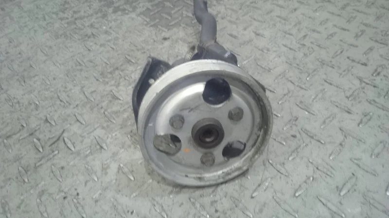 Насос гидроусилителя руля Renault Megane 1  K4M