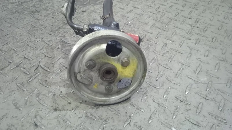 Насос гидроусилителя руля Renault Megane 1  K4M