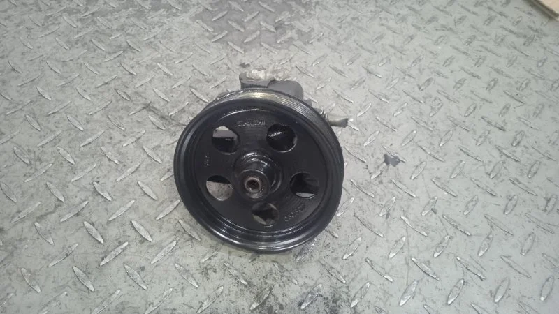 Насос гидроусилителя руля Ford Mondeo 3  1.8 CHBA