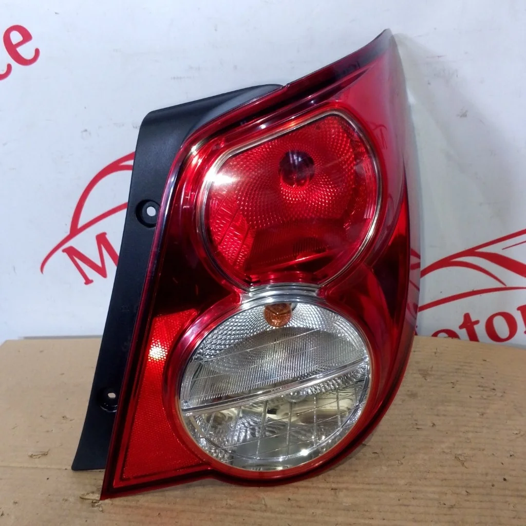 Фонарь задний Chevrolet Aveo T300 2012   R