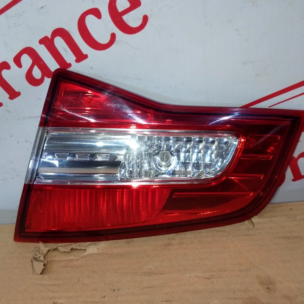 Фонарь задний внутренний правый Renault Koleos 1 2008