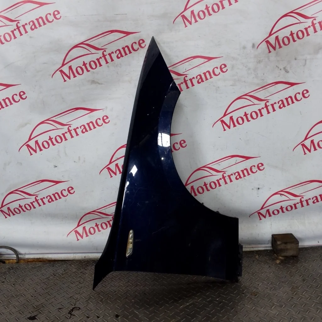 Крыло BMW 1-Series E88 2008  F R