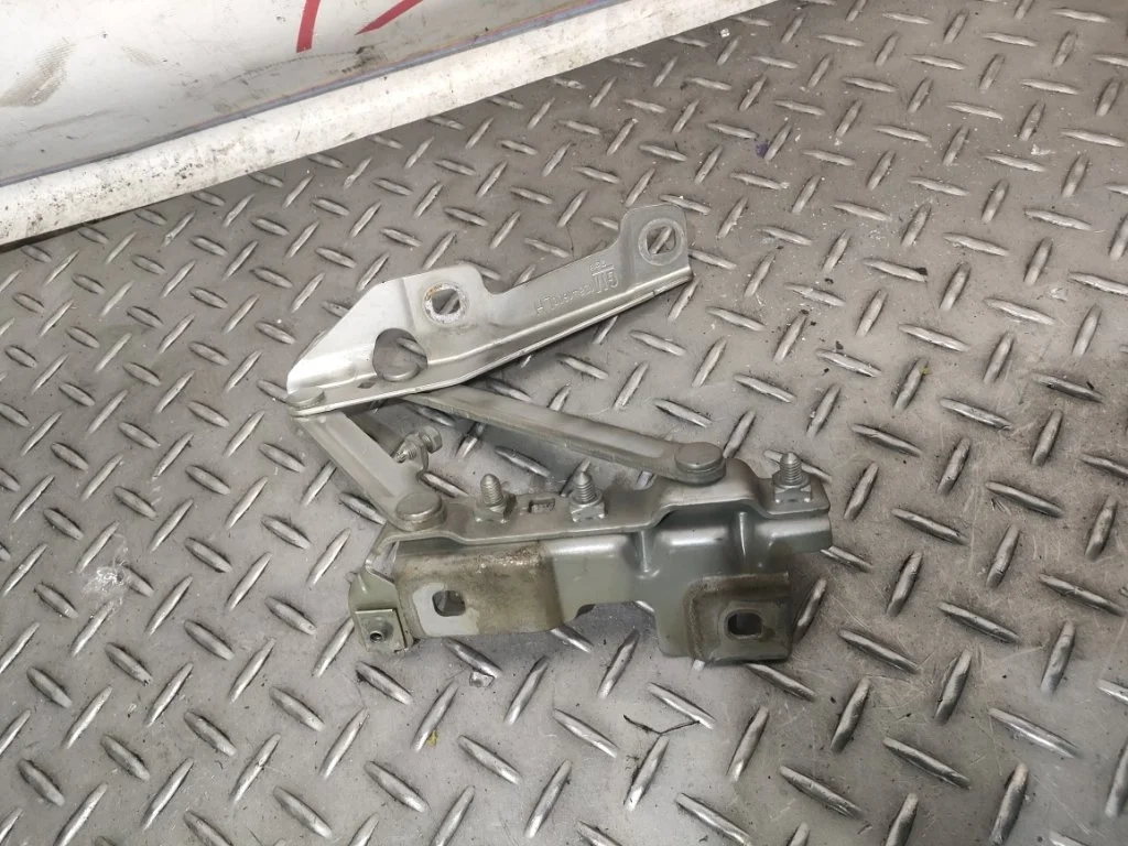 Петля капота Opel Insignia 1 2011 2.0 d. a20dth  L