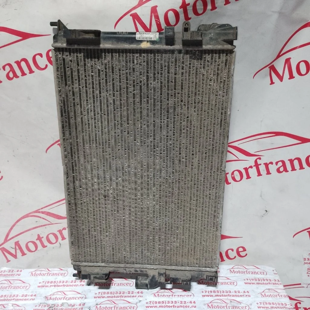 Радиатор охлаждения двигателя Renault Logan 1 2010