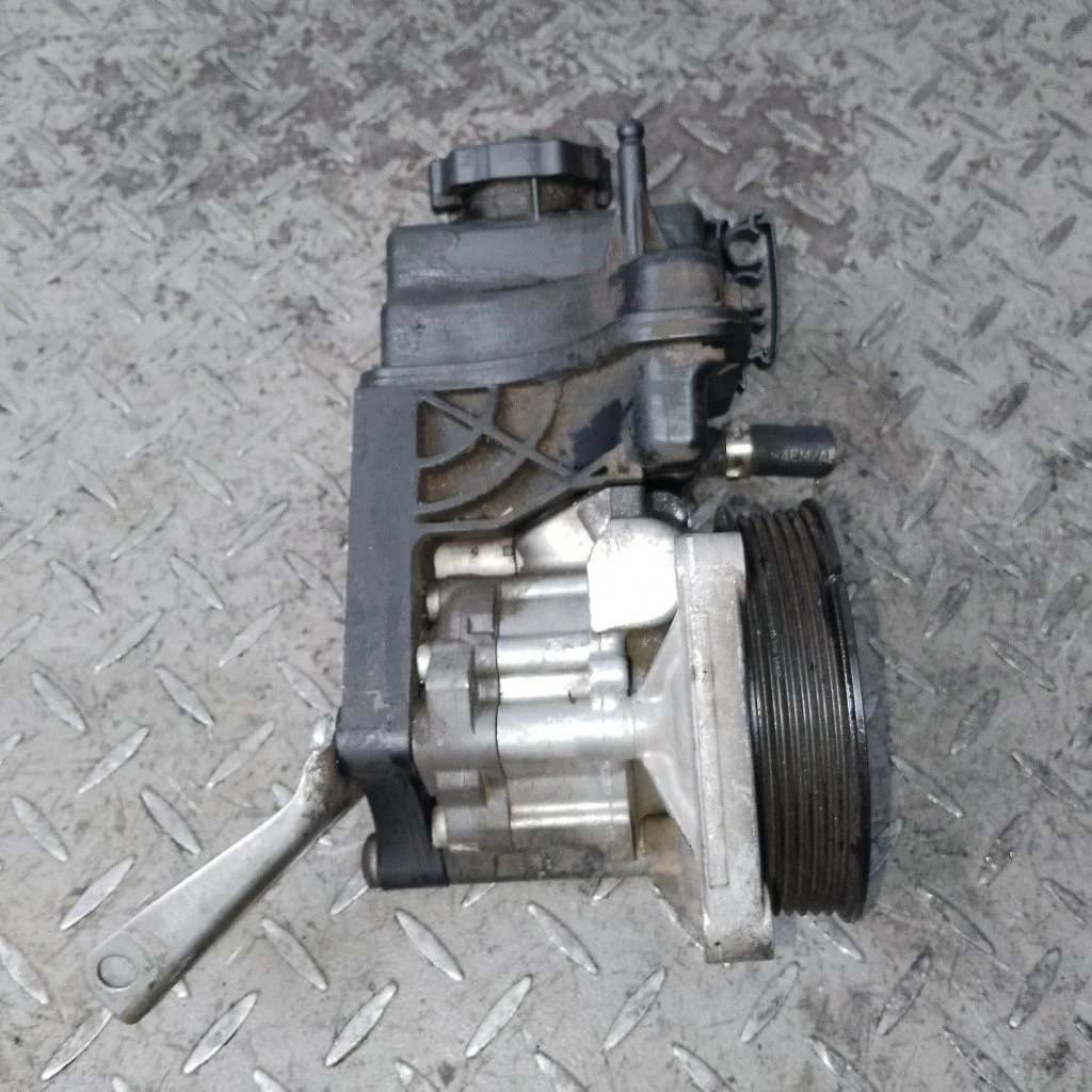 Насос гидроусилителя руля Mercedes-benz E-Class W212  OM651