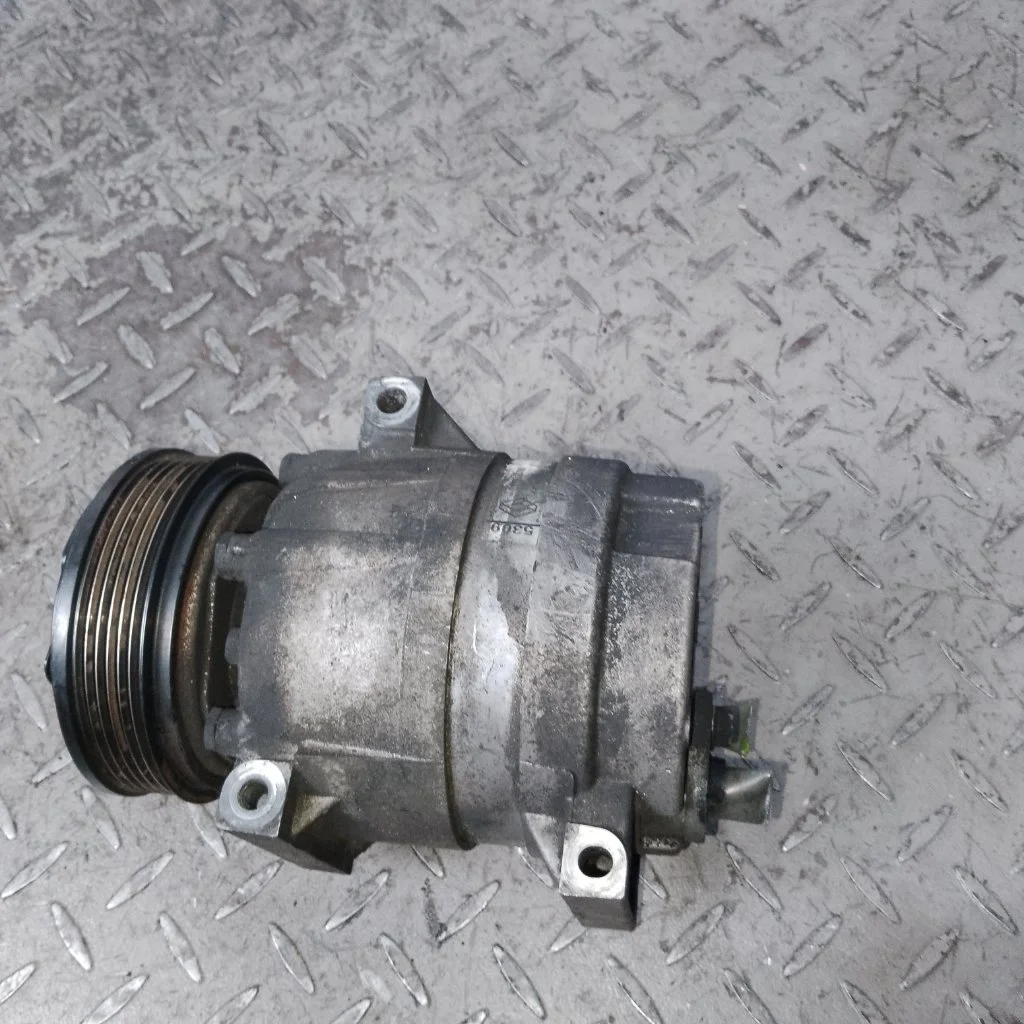 Компрессор кондиционера Renault Laguna 2  F4R