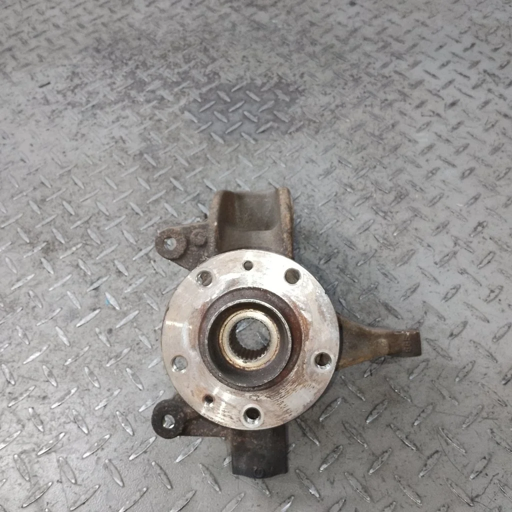 Кулак поворотный Renault Megane 2   F L