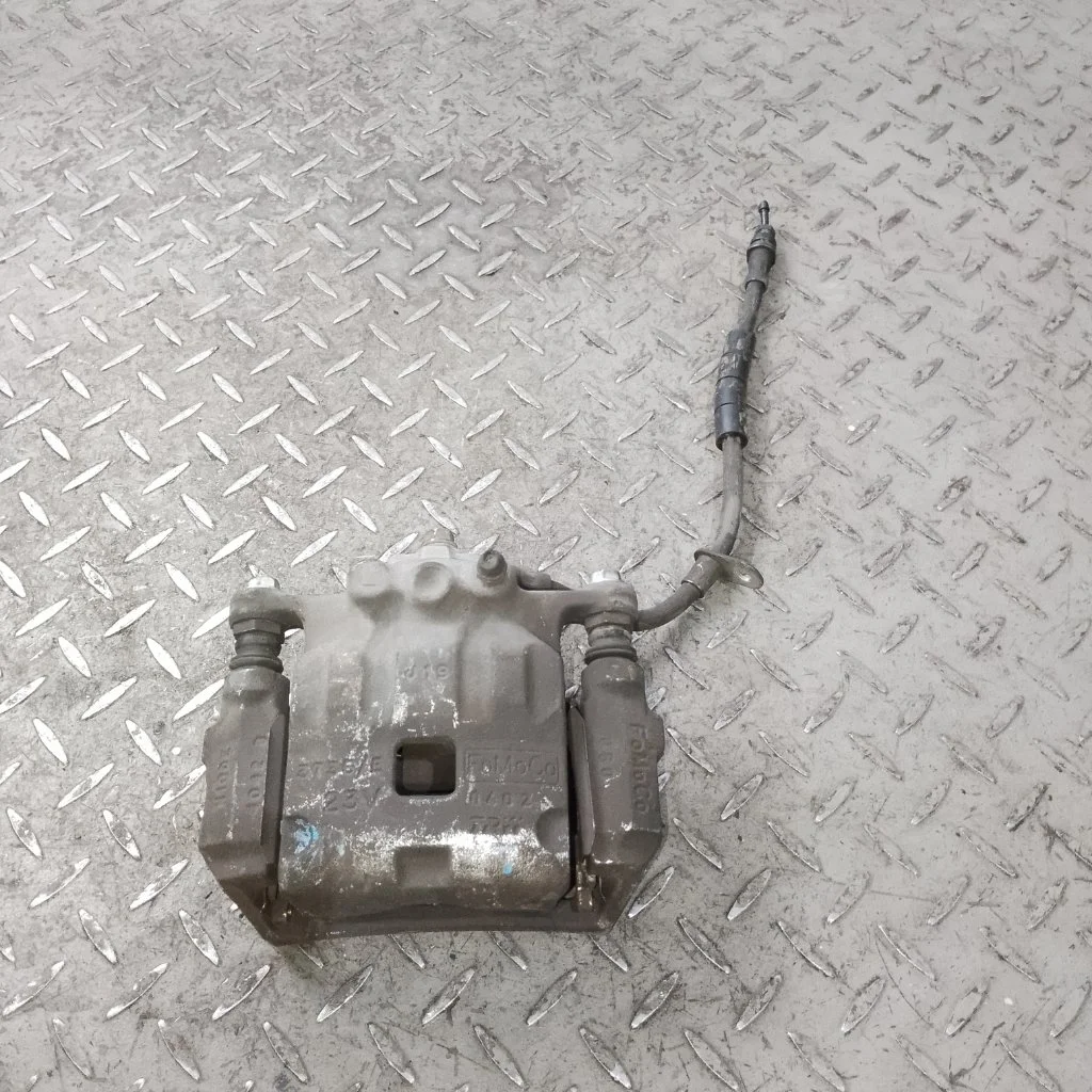 Суппорт тормозной Ford Fiesta MK6   F L