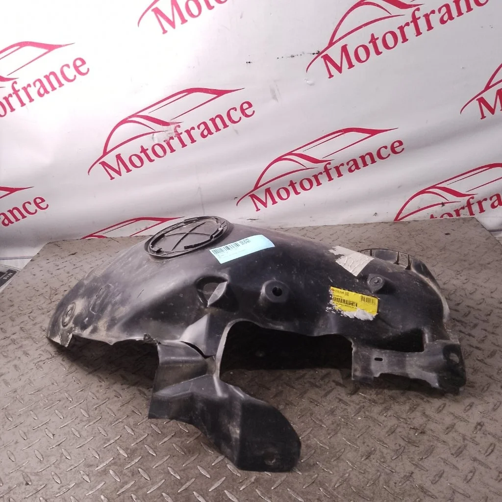 Подкрылок Renault Megane 2   F L