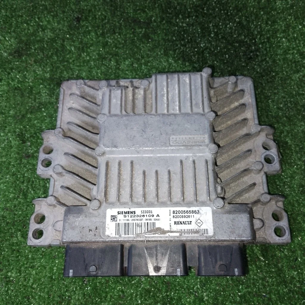 Блок управления двигателем Renault Megane 2  1.5 DCI K9K