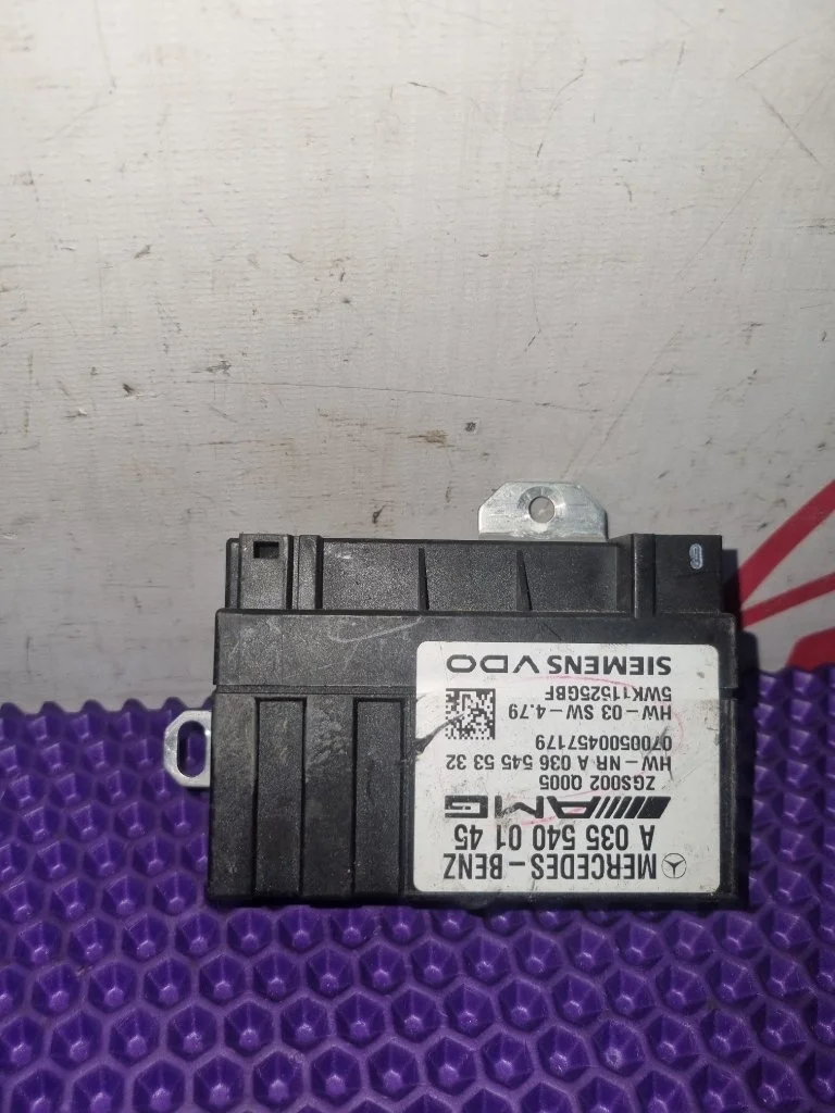 Блок управления топливным насосом Mercedes-Benz M-clase W164  M156 6.3 AMG