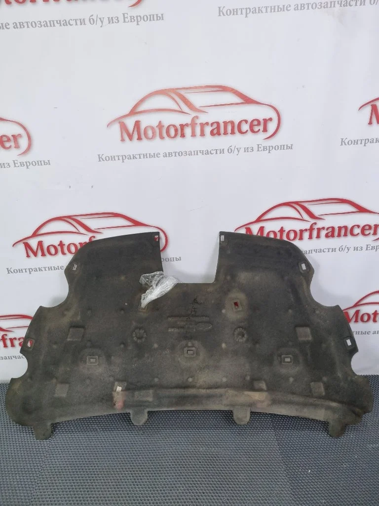 Шумоизоляция капота Ford Focus 2