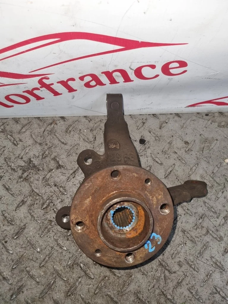 Кулак поворотный Renault Sandero 1   F L