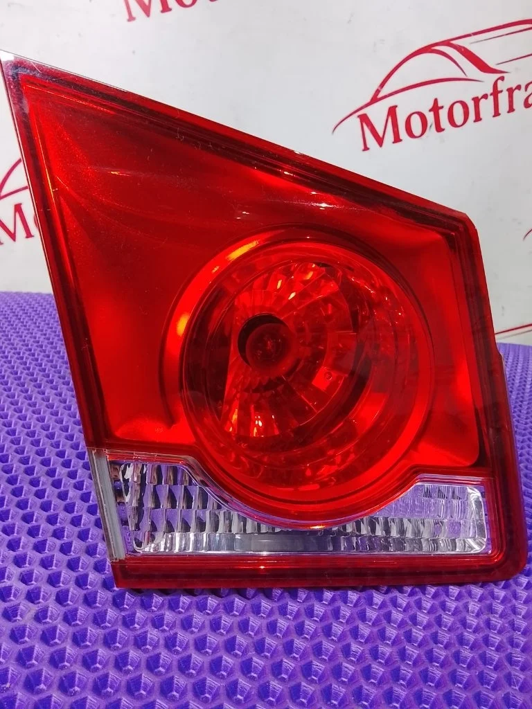 Фонарь задний внутренний левый CHEVROLET Cruze 1 2011   L