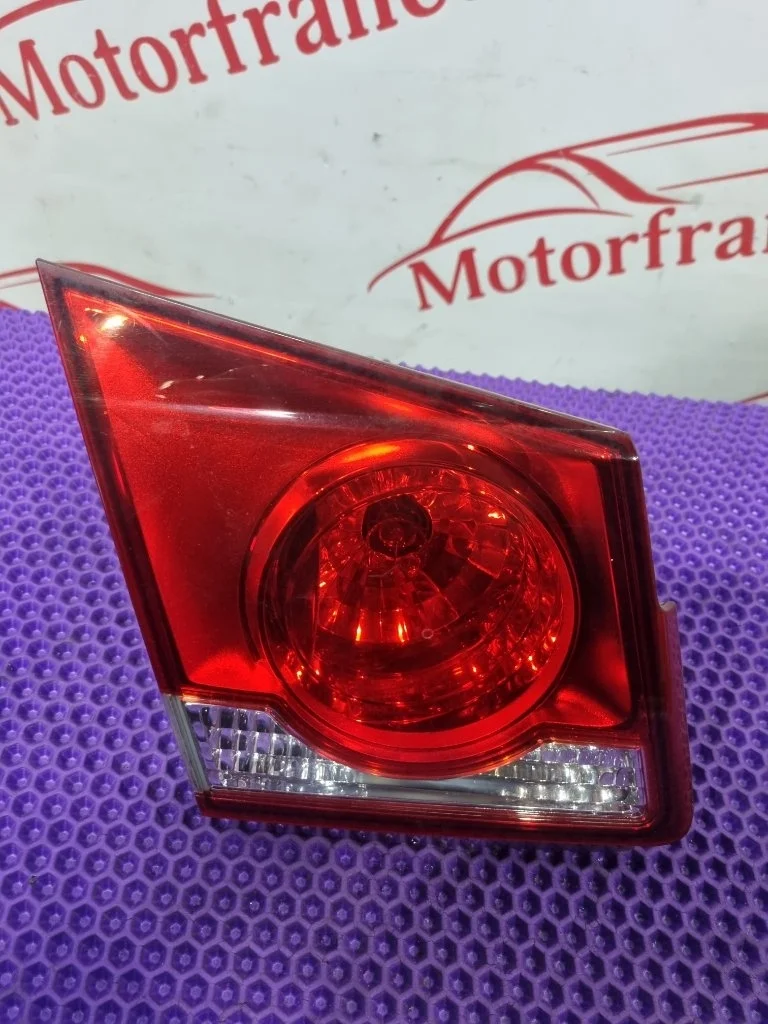 Фонарь задний внутренний левый Chevrolet Cruze 1 2010   L