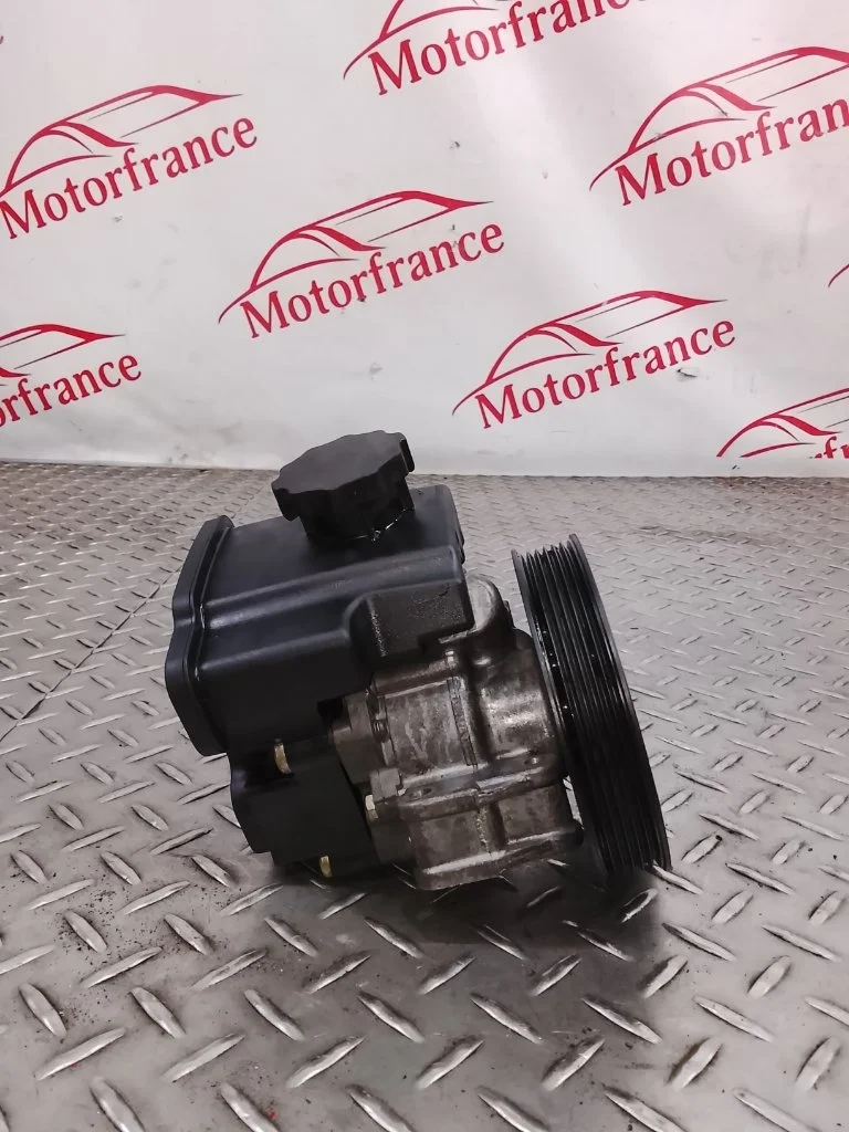 Насос гидроусилителя руля Mercedes-Benz C-Class W203 2004 M272