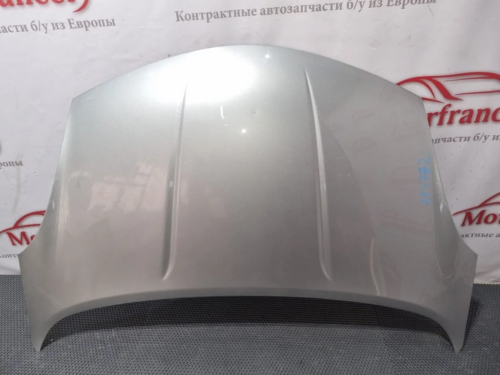 Капот Nissan Note E11 2007