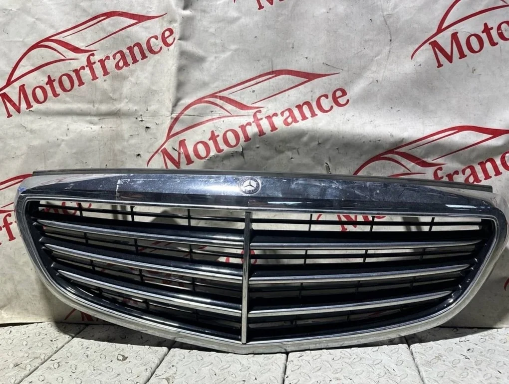 Решетка радиатора Mercedes-Benz C-Class