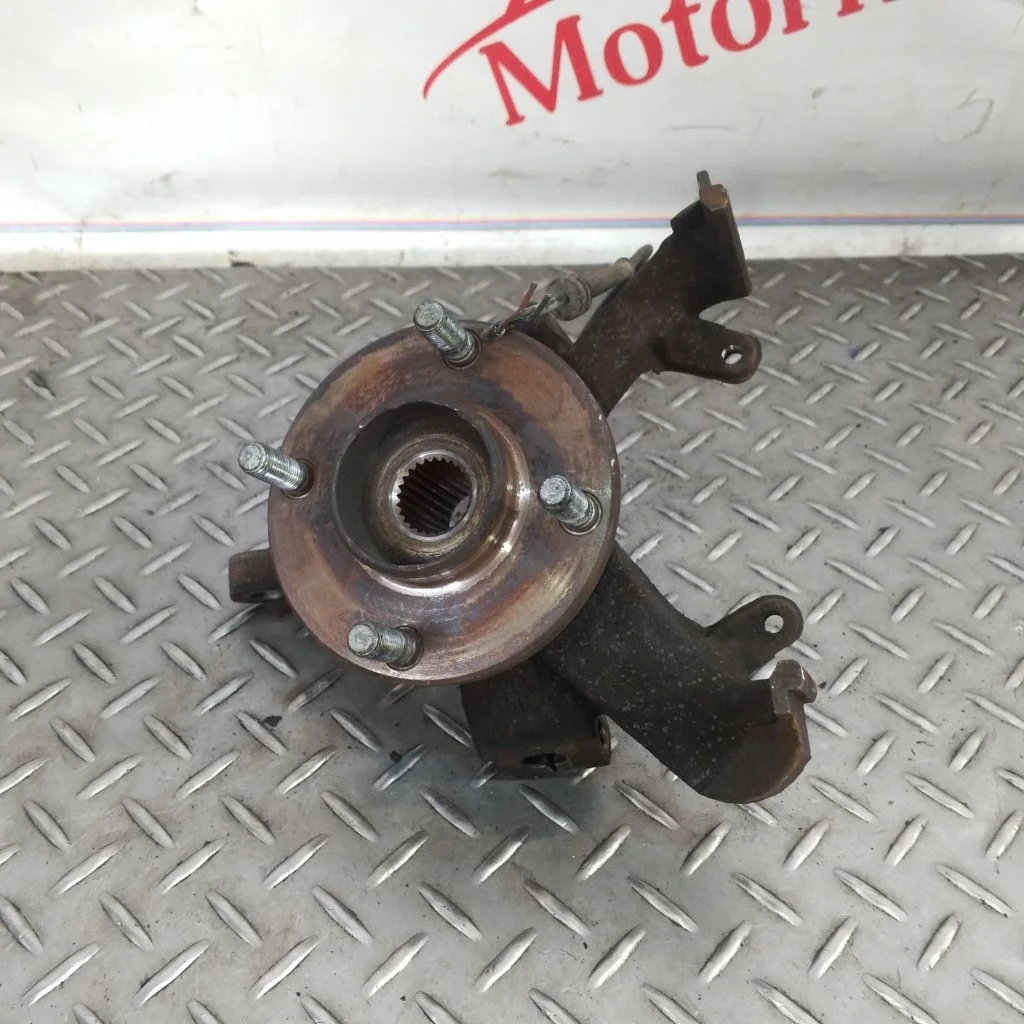 Кулак поворотный Ford Focus 1   F R