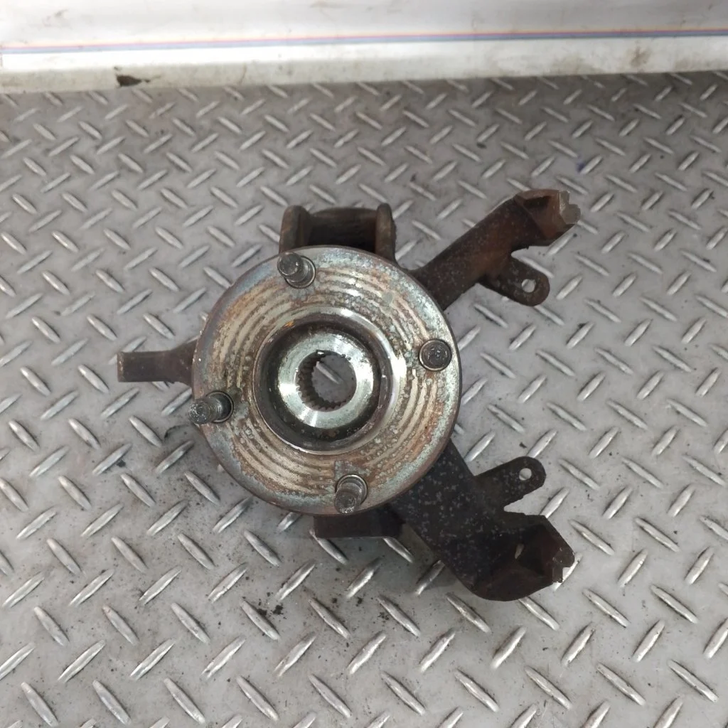 Кулак поворотный Ford Focus 1   F R