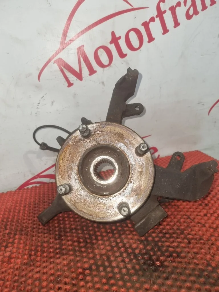 Кулак поворотный Ford Focus 1   F R