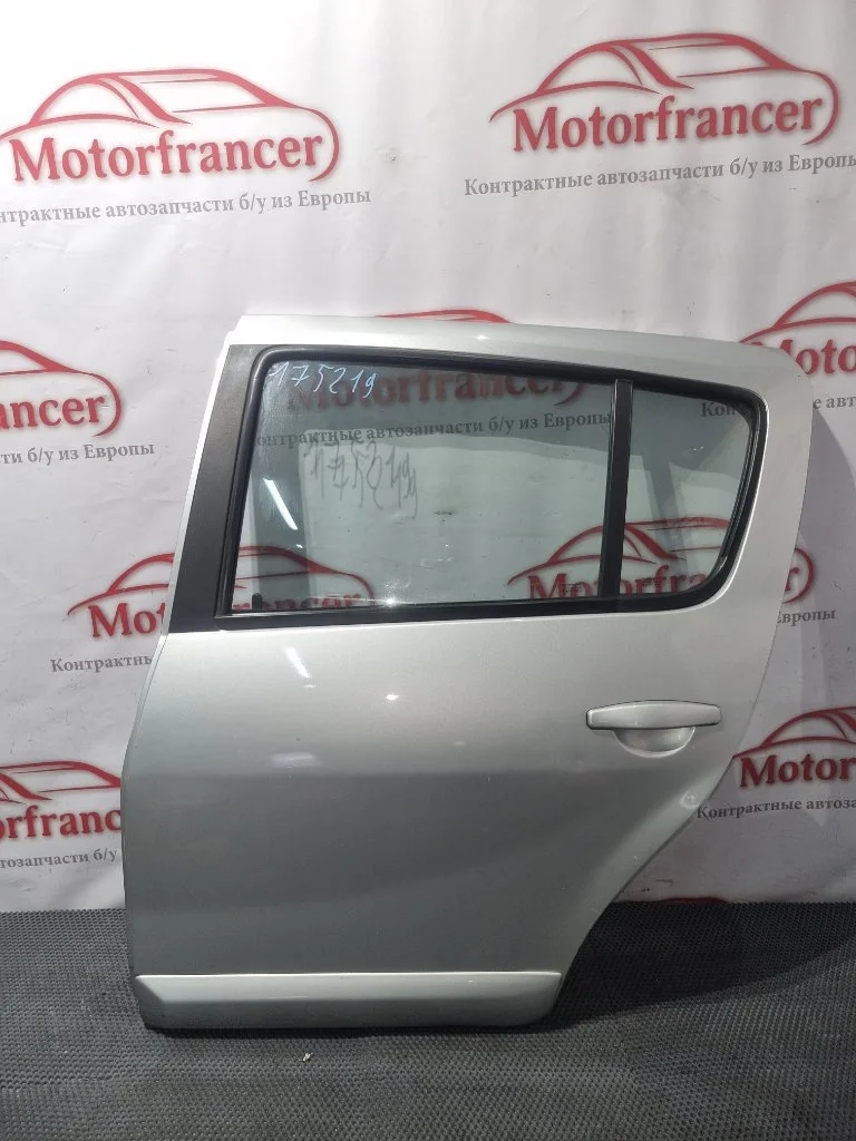 Дверь Renault Sandero 1 2009  B L