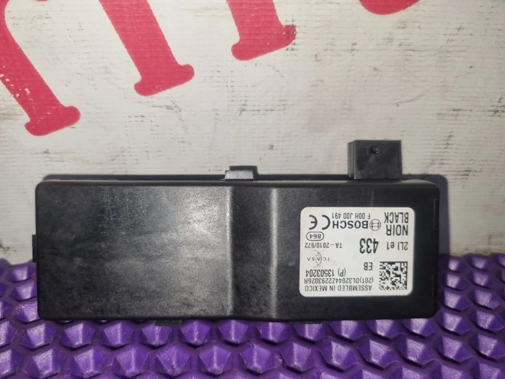 Блок управления центральным замком Opel Insignia 1